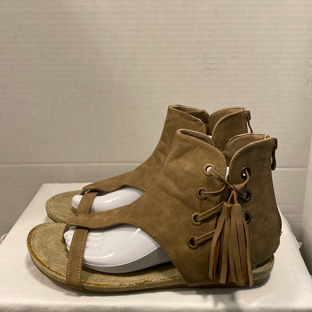 Sandals, Gladiator, 2 LipsToo, Beige, Size 9
